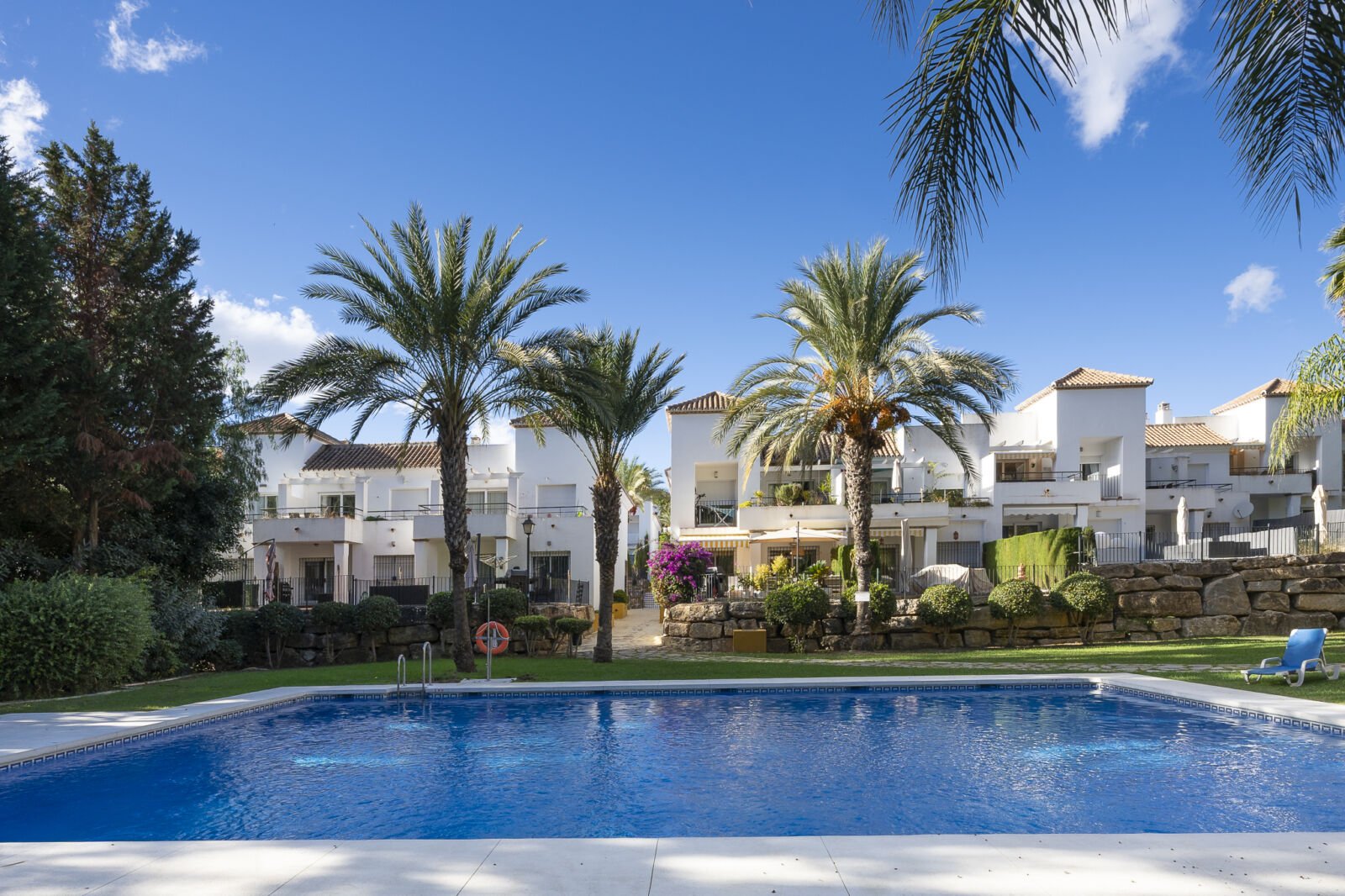 RE-MCS-019 | Sunny Marbella Apartment, Terrace, Pools, Near Puerto Banús
