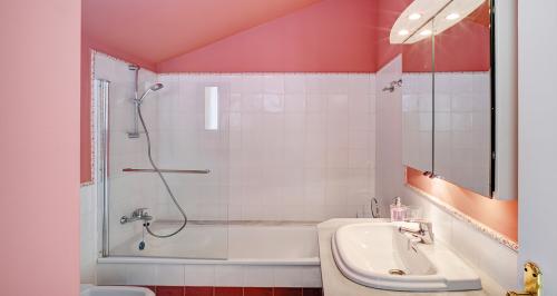 Eigenes Bad mit begehbarer Dusche