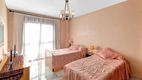 Twin bedroom
