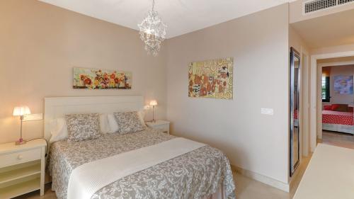 Bedroom with double bed