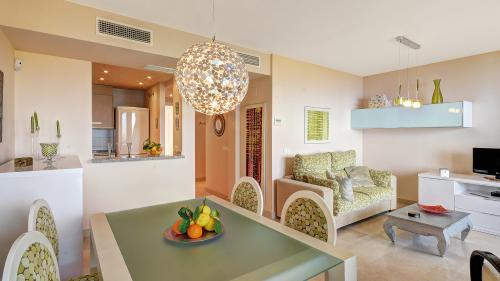 Living-dining area with open kitchen