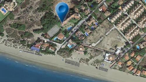 Satellitenkarte mit der Lage der Immobilie in Strandnähe