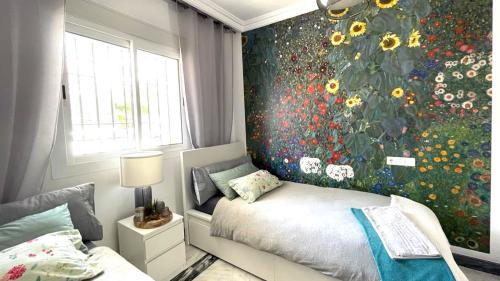 Second bedroom with twin beds