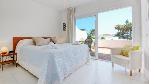 Hauptschlafzimmer mit en-suite Bad und privater Terrasse